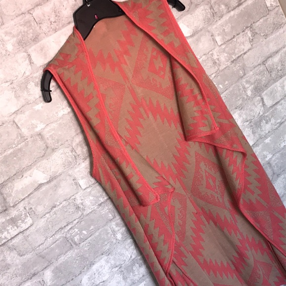 Tribal print high low sleeveless cardigan - Picture 2 of 8